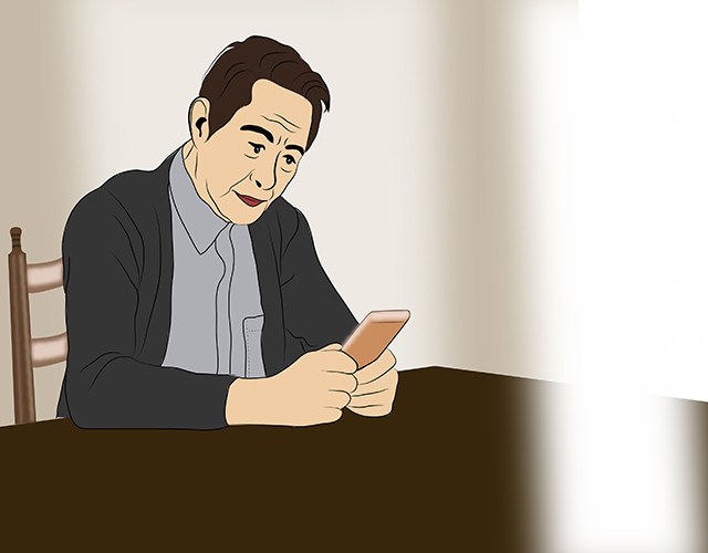 老年人、玩手機(jī)、認(rèn)真-康興醫(yī)療器械官網(wǎng)
